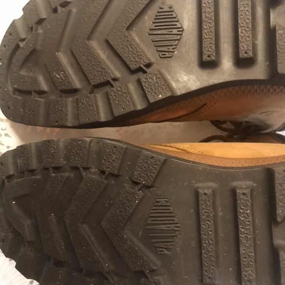 Almost new Palladium’s Heavy duty fur Winter boots - Picture 7 of 9